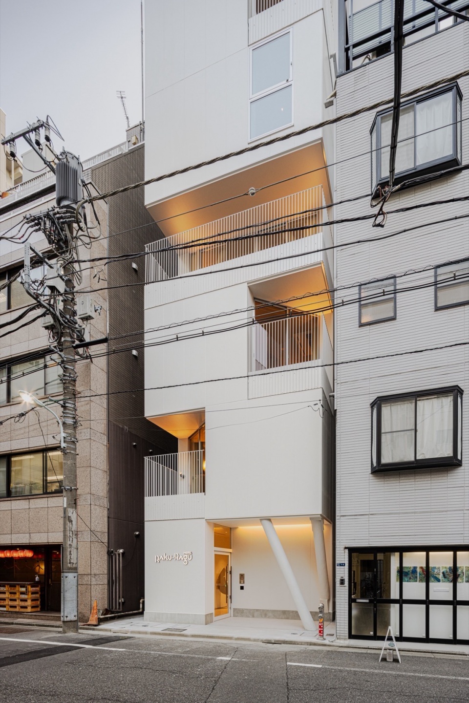 Hotel Rakuragu by kooo architects