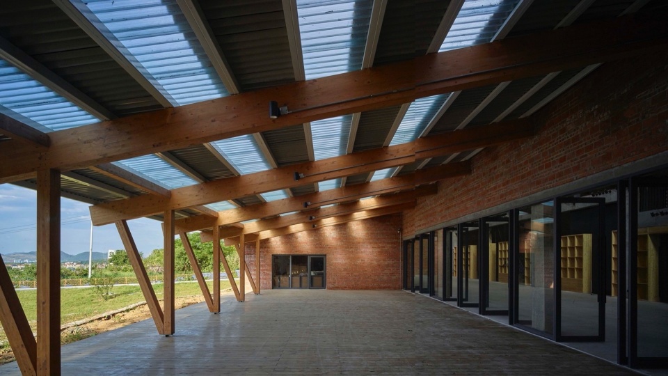 Taoli Zhaoshan Village Center by SUP Atelier of THAD
