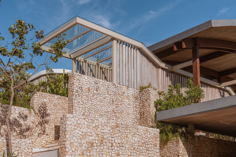 Villa aurea by Studio Saxe