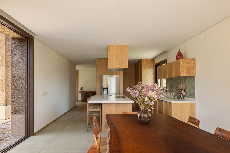 casa da levada by tsou arquitectos