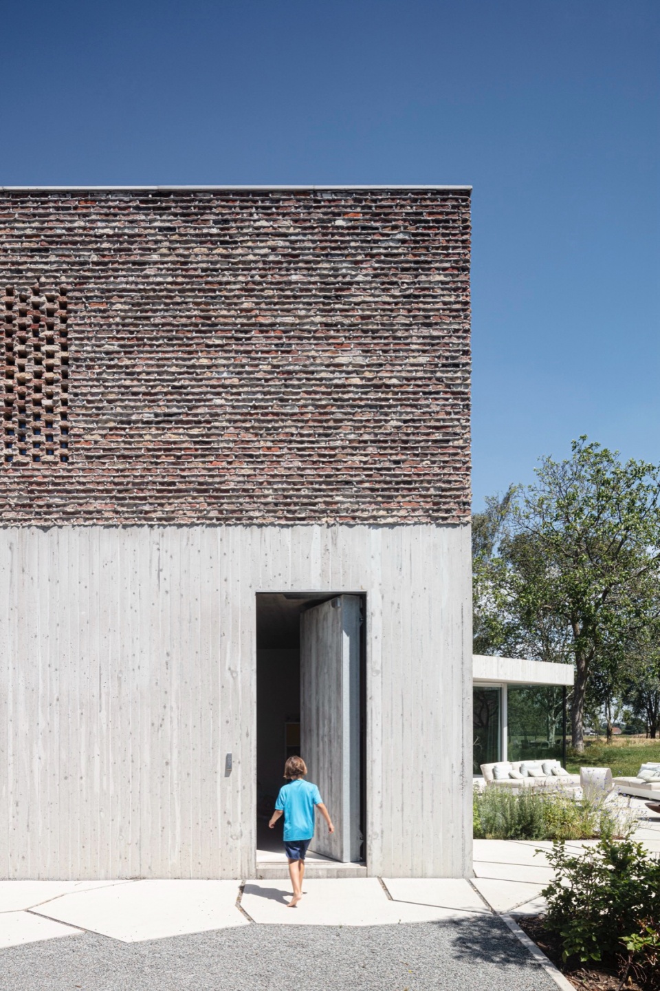 house dede by oyo architects