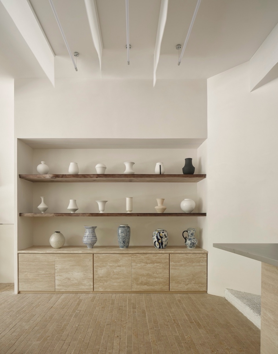 Morning Flower Shop by Modum Atelier