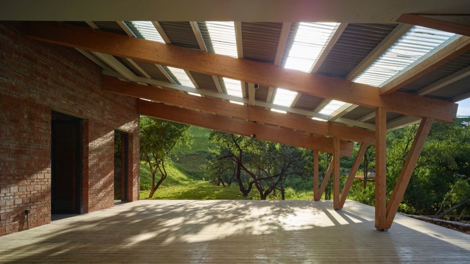 Taoli Zhaoshan Village Center by SUP Atelier of THAD