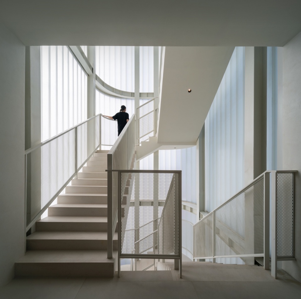 Renovation of self built house in West Island Sanya by Re Architecture Design studio
