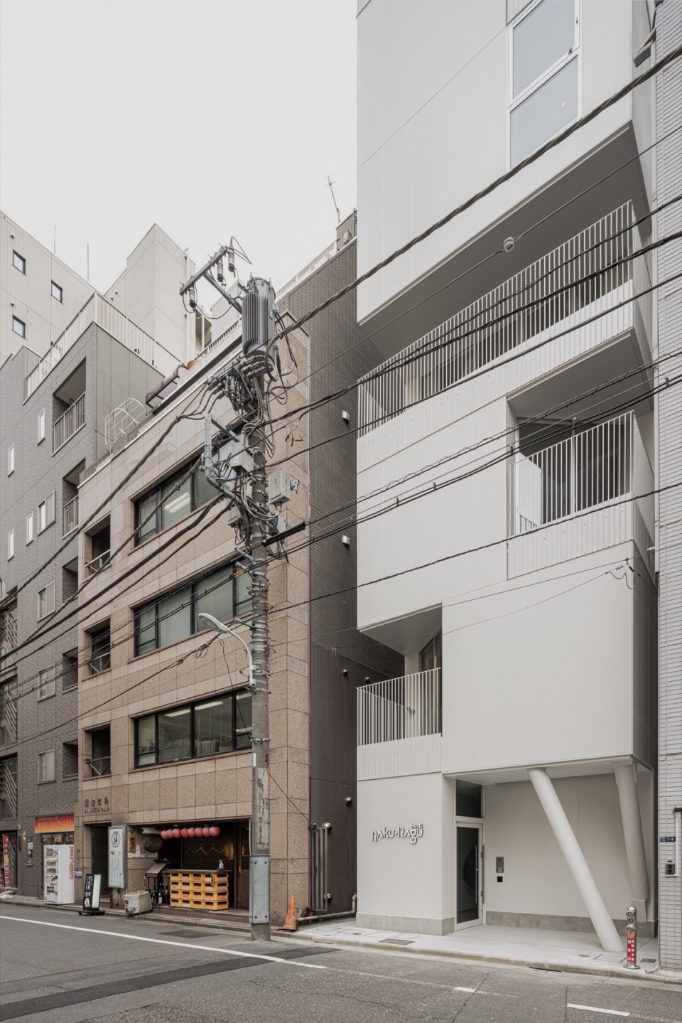 Hotel Rakuragu by kooo architects