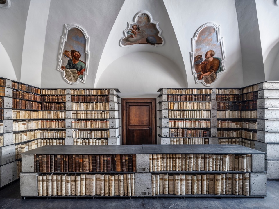 Library in the monastery zeliv by sepka architekti