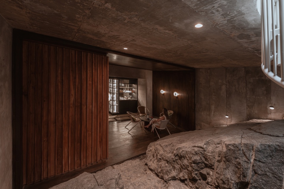 Villa aurea by Studio Saxe
