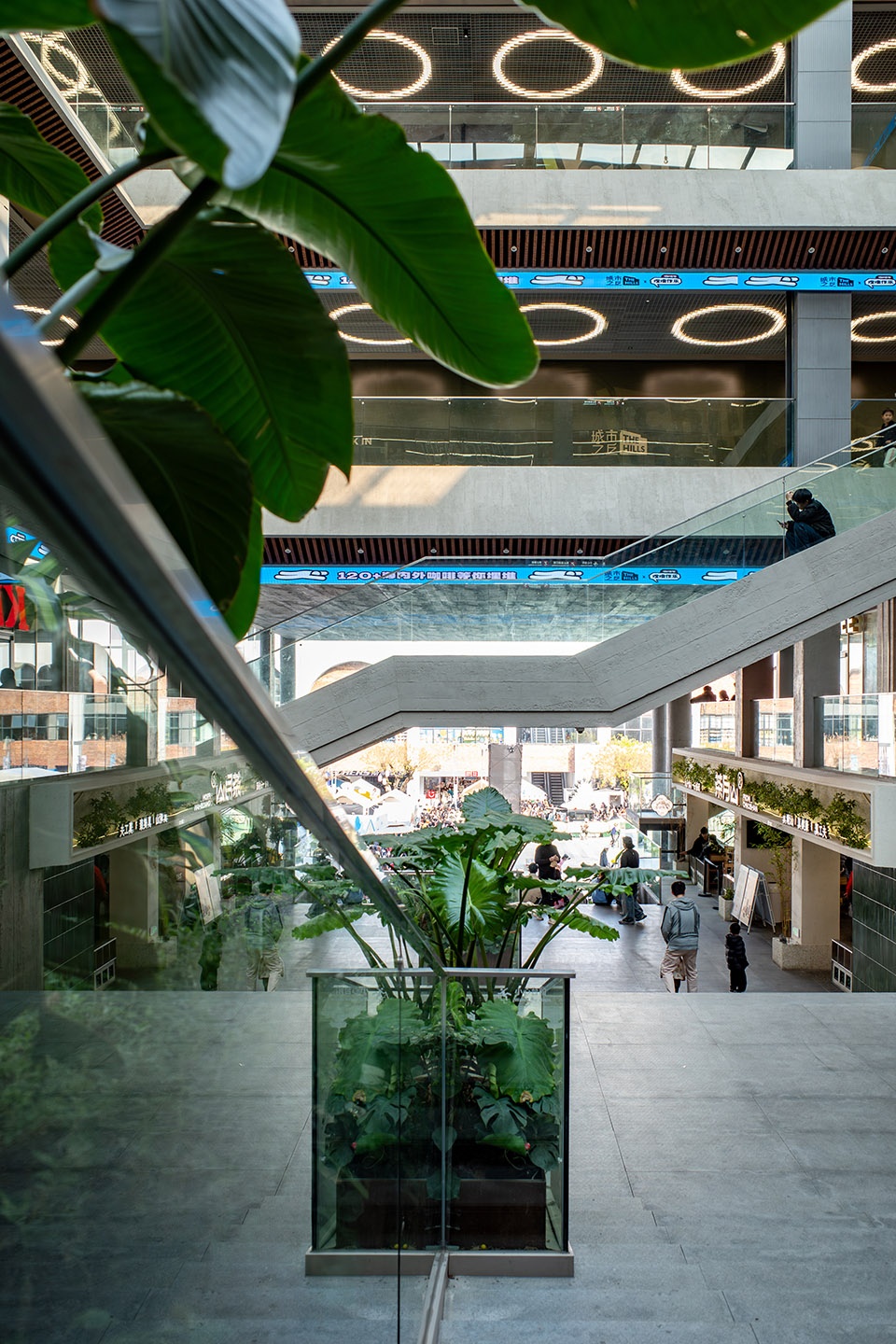 the hills at zhongdamen complex guangzhou by atelier cns