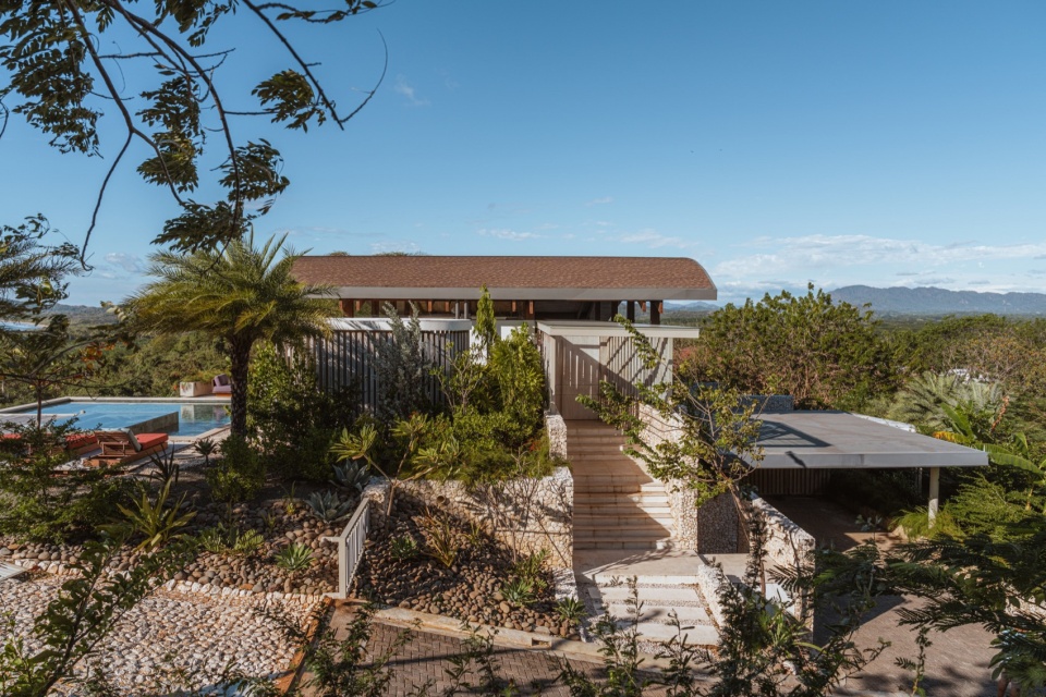 Villa aurea by Studio Saxe