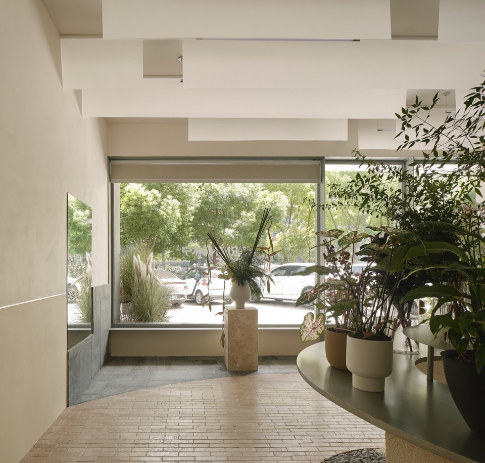 Morning Flower Shop by Modum Atelier
