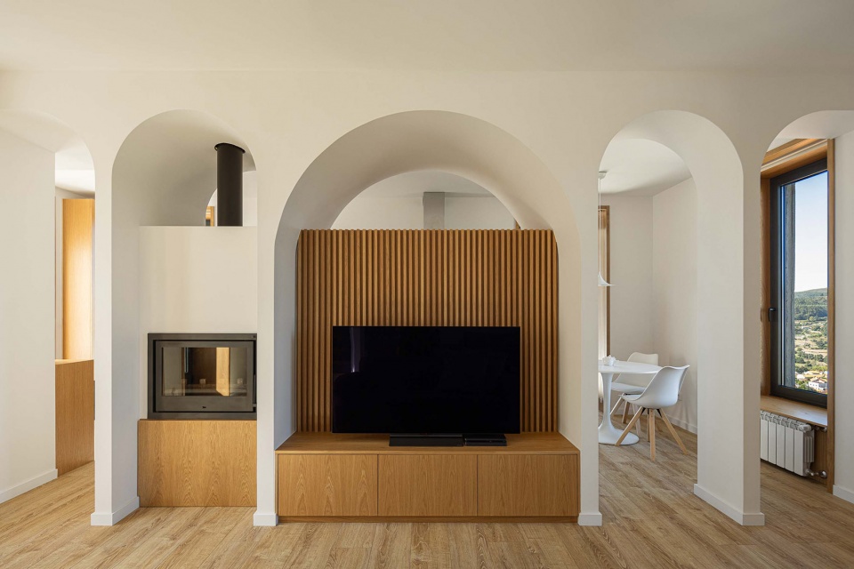 casa arco by tiago castro sousa lda