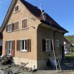 House with a flying roof by Lorenz Bachmann Architect
