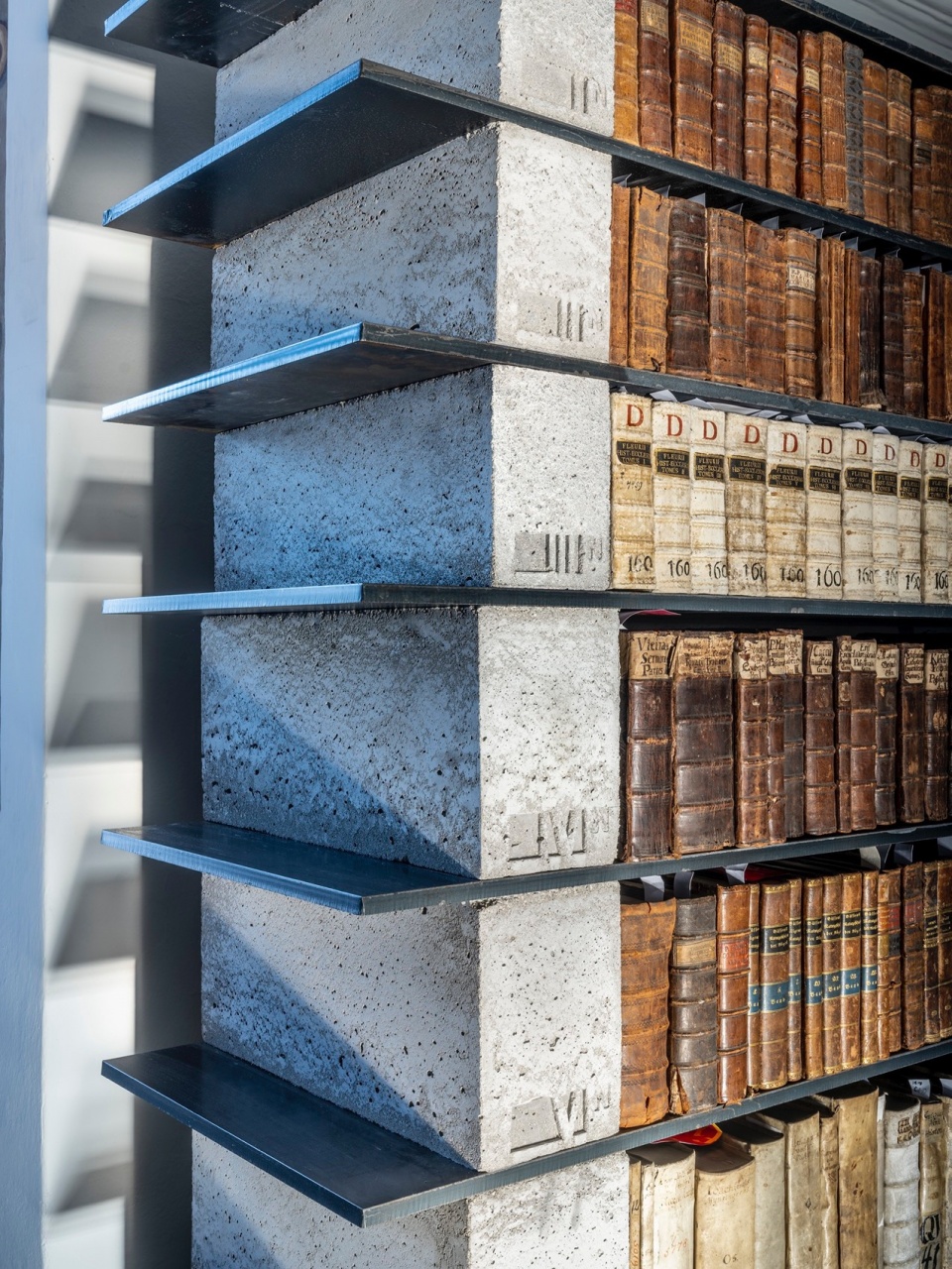 Library in the monastery zeliv by sepka architekti