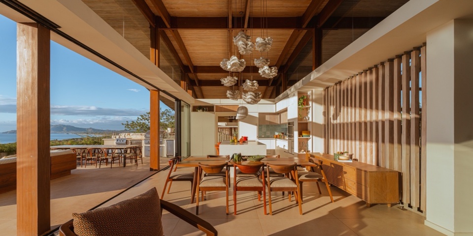 Villa aurea by Studio Saxe