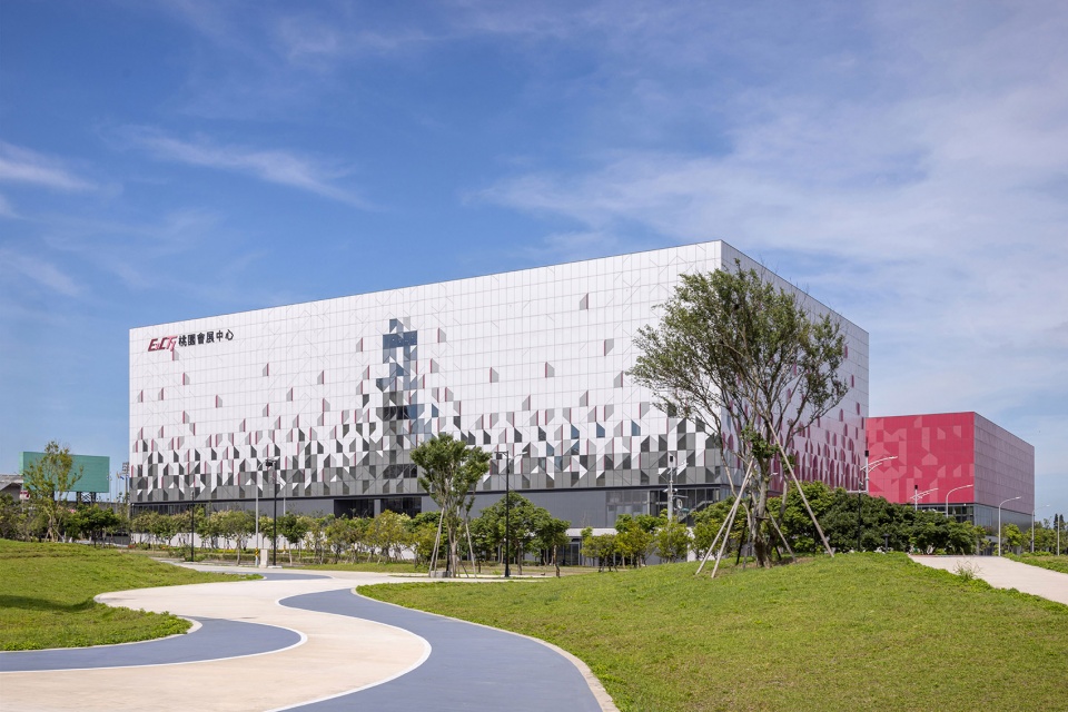 the taoyuan convention and exhibition center by jjp