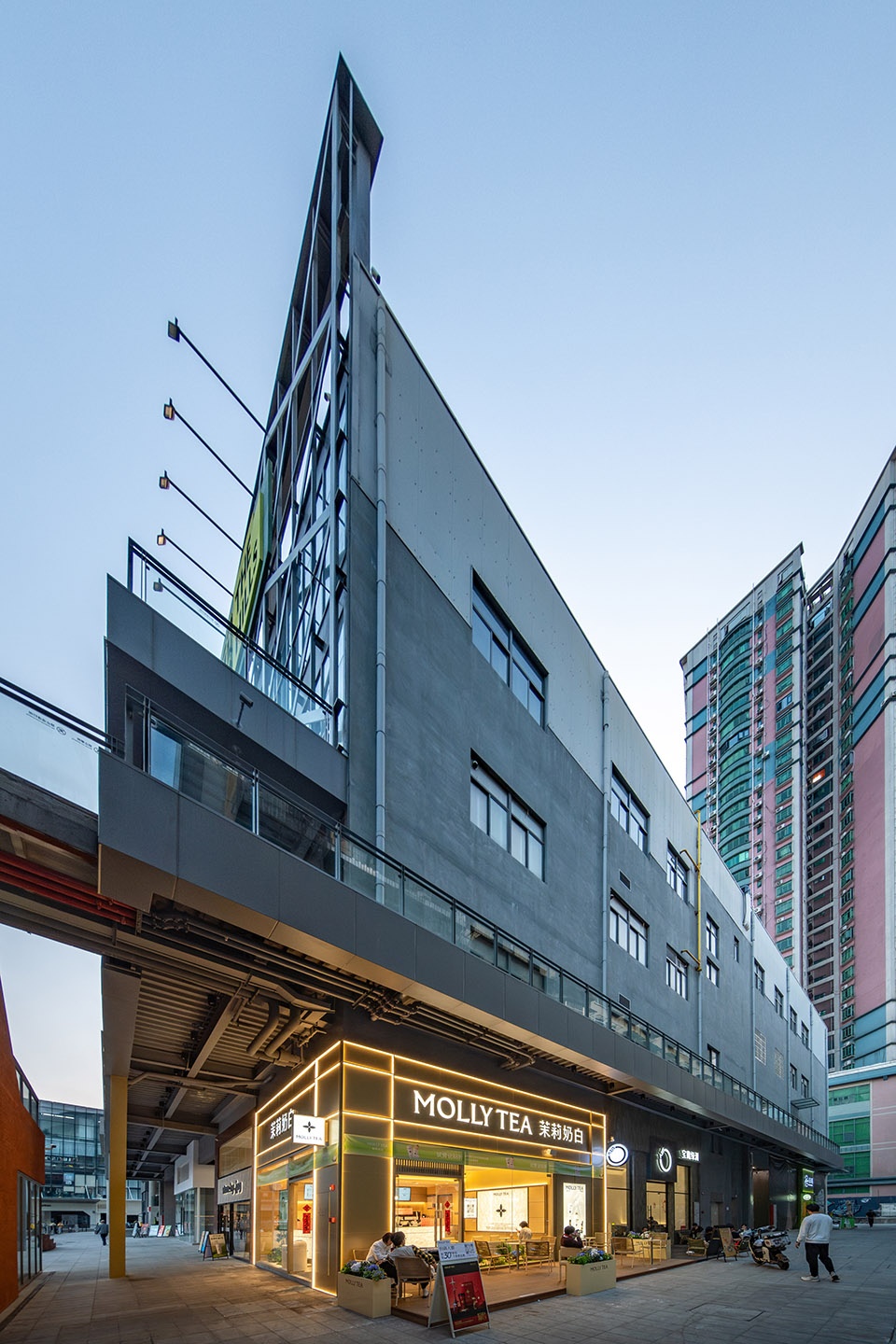 the hills at zhongdamen complex guangzhou by atelier cns