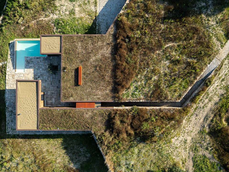 casa da levada by tsou arquitectos