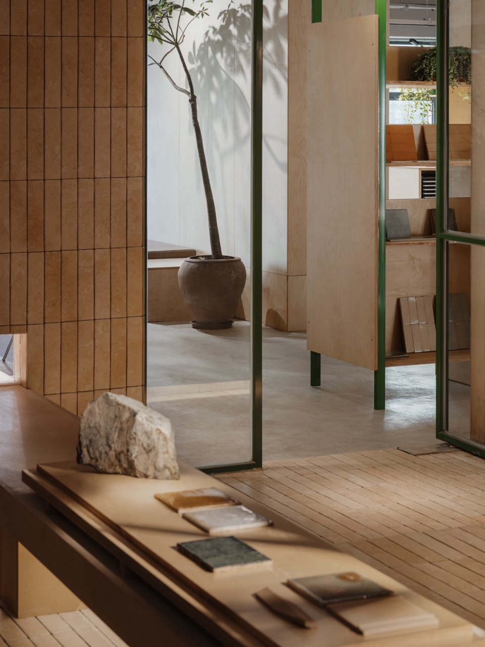 mix tile studio by youwuu space design