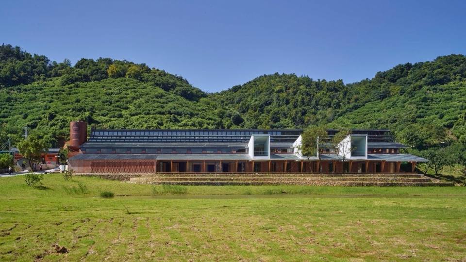 Taoli Zhaoshan Village Center by SUP Atelier of THAD