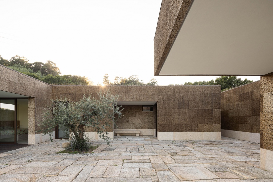 casa da levada by tsou arquitectos