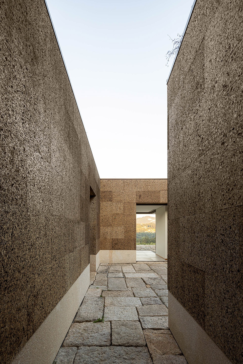 casa da levada by tsou arquitectos
