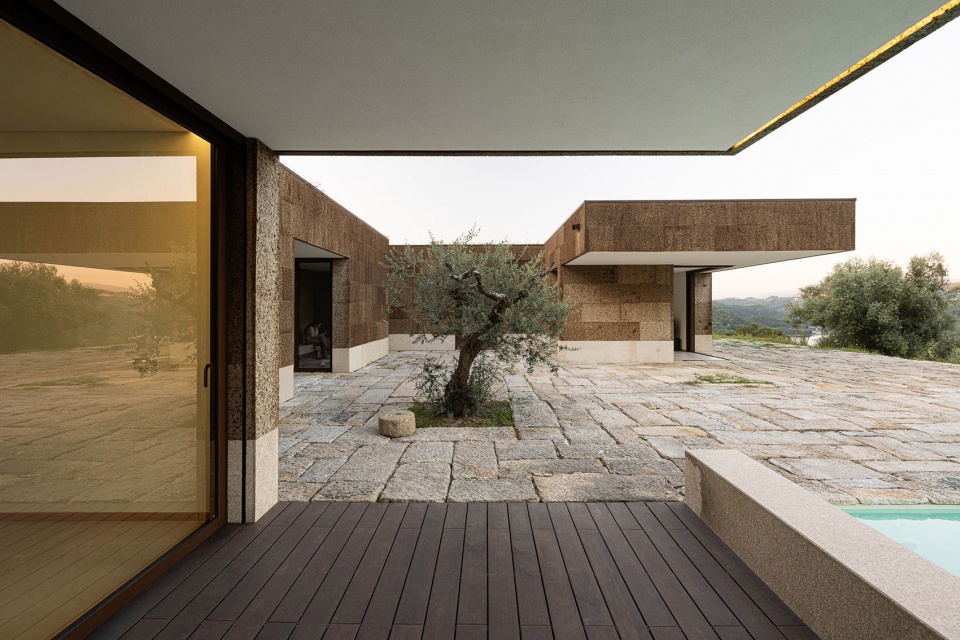 casa da levada by tsou arquitectos