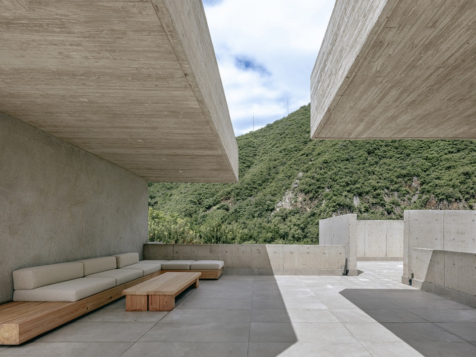 riverside house by xian architects