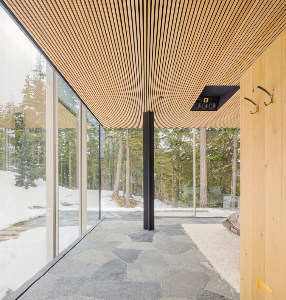 Flag House by Studio Mk27