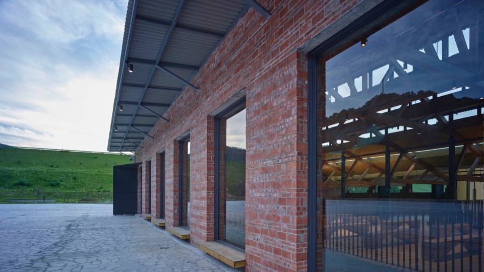 Taoli Zhaoshan Village Center by SUP Atelier of THAD