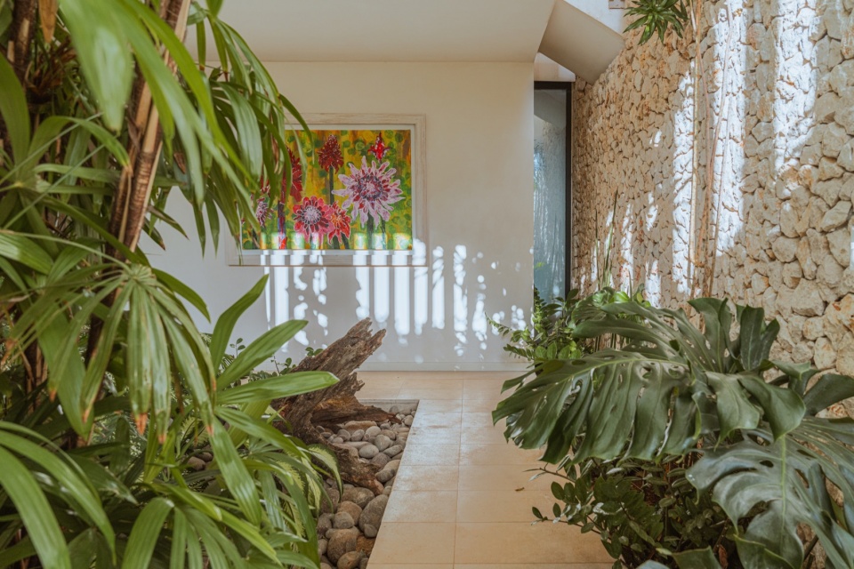Villa aurea by Studio Saxe