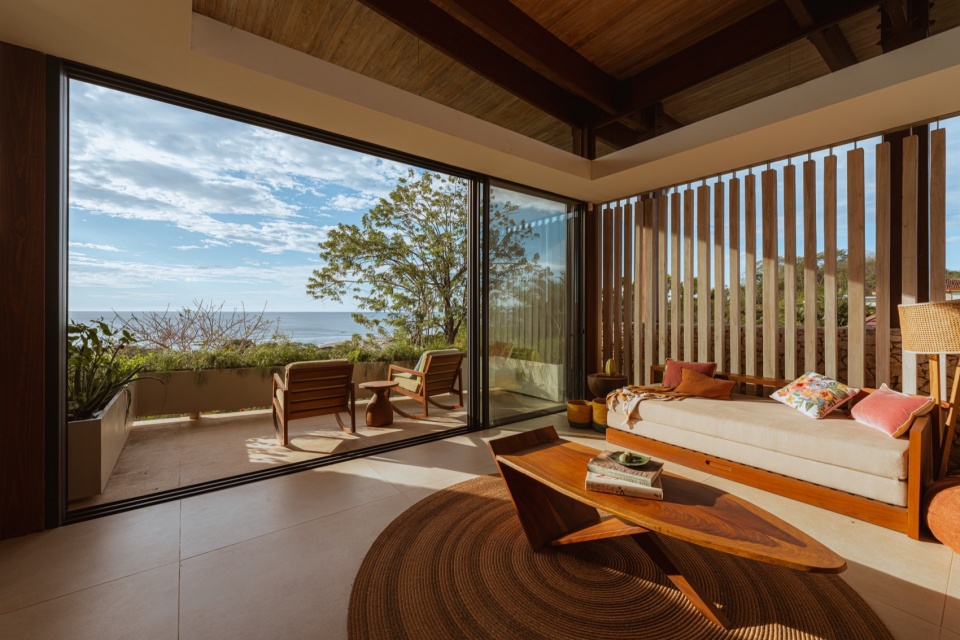 Villa aurea by Studio Saxe