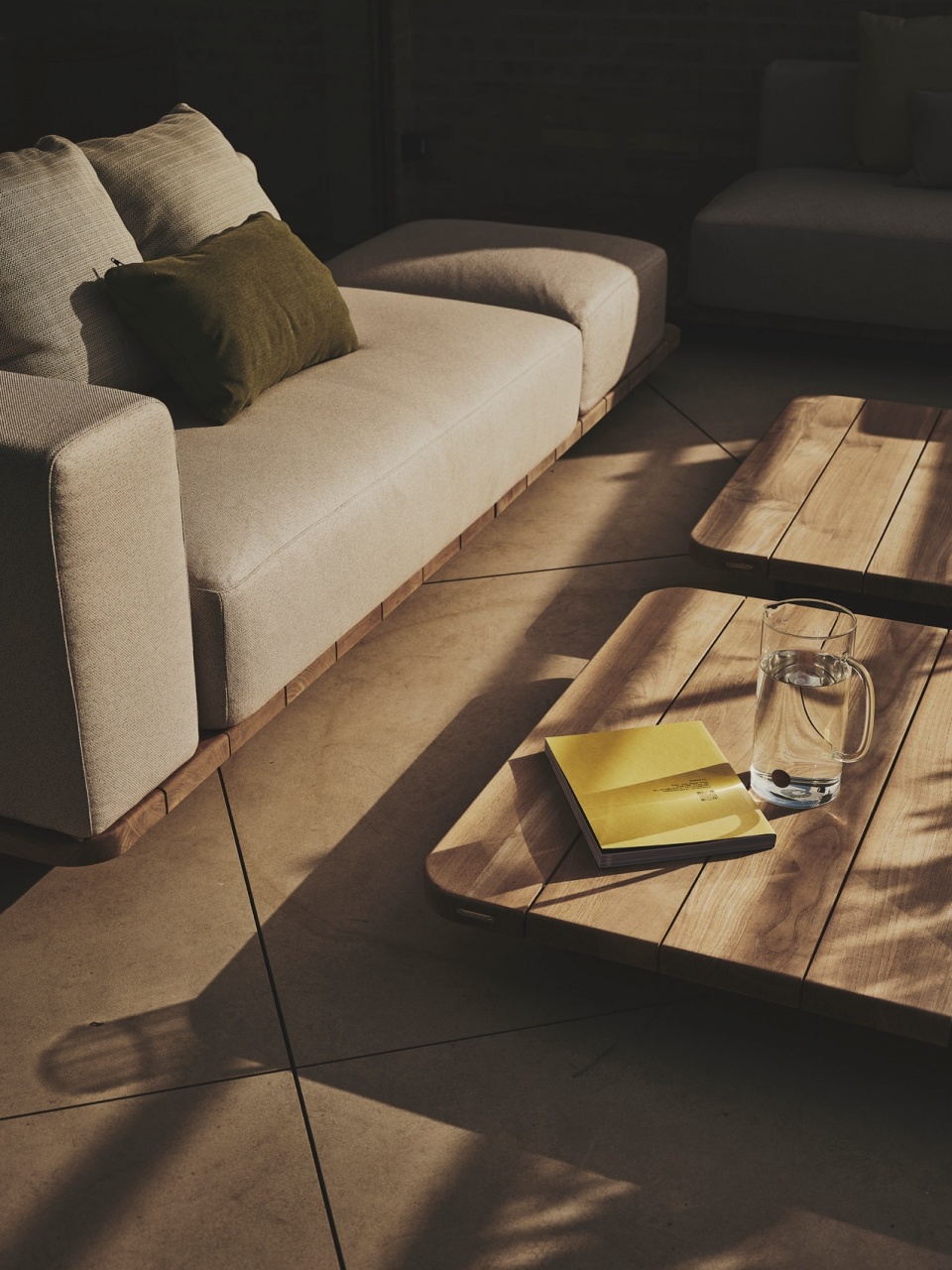 curved attic by destudio