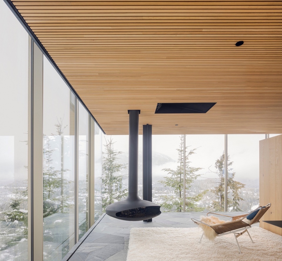 Flag House by Studio Mk27