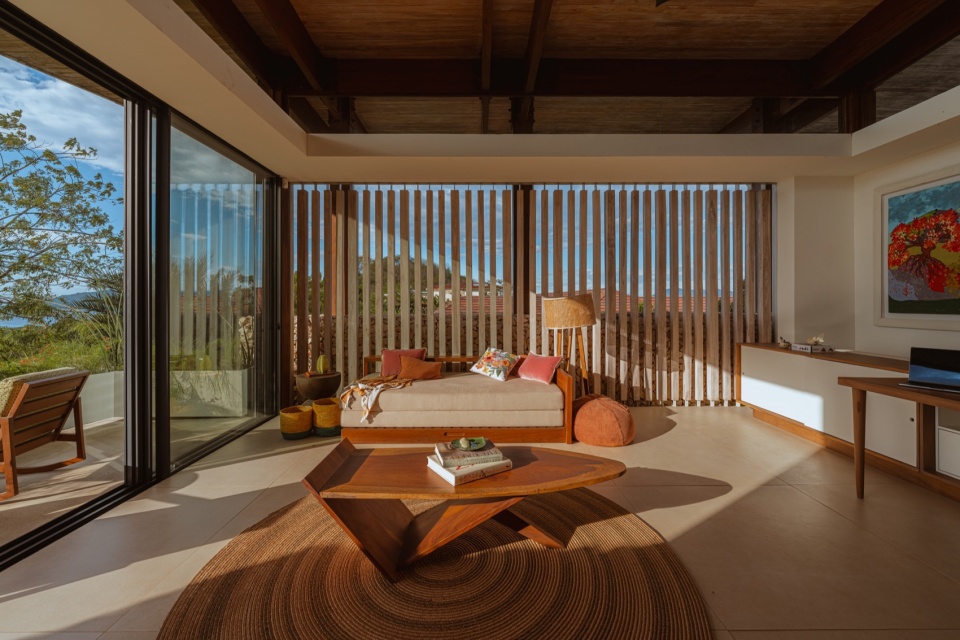 Villa aurea by Studio Saxe
