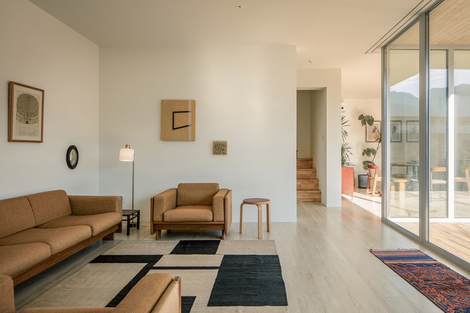 riverside house by xian architects