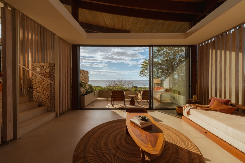 Villa aurea by Studio Saxe