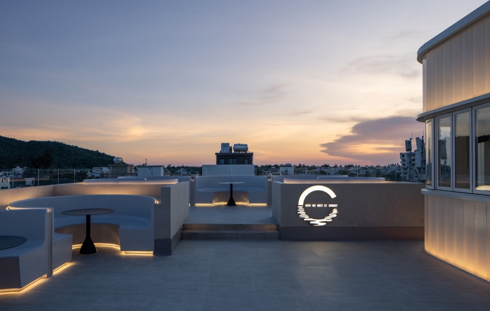 Renovation of self built house in West Island Sanya by Re Architecture Design studio