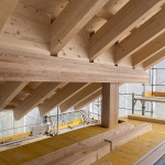 House with a flying roof by Lorenz Bachmann Architect