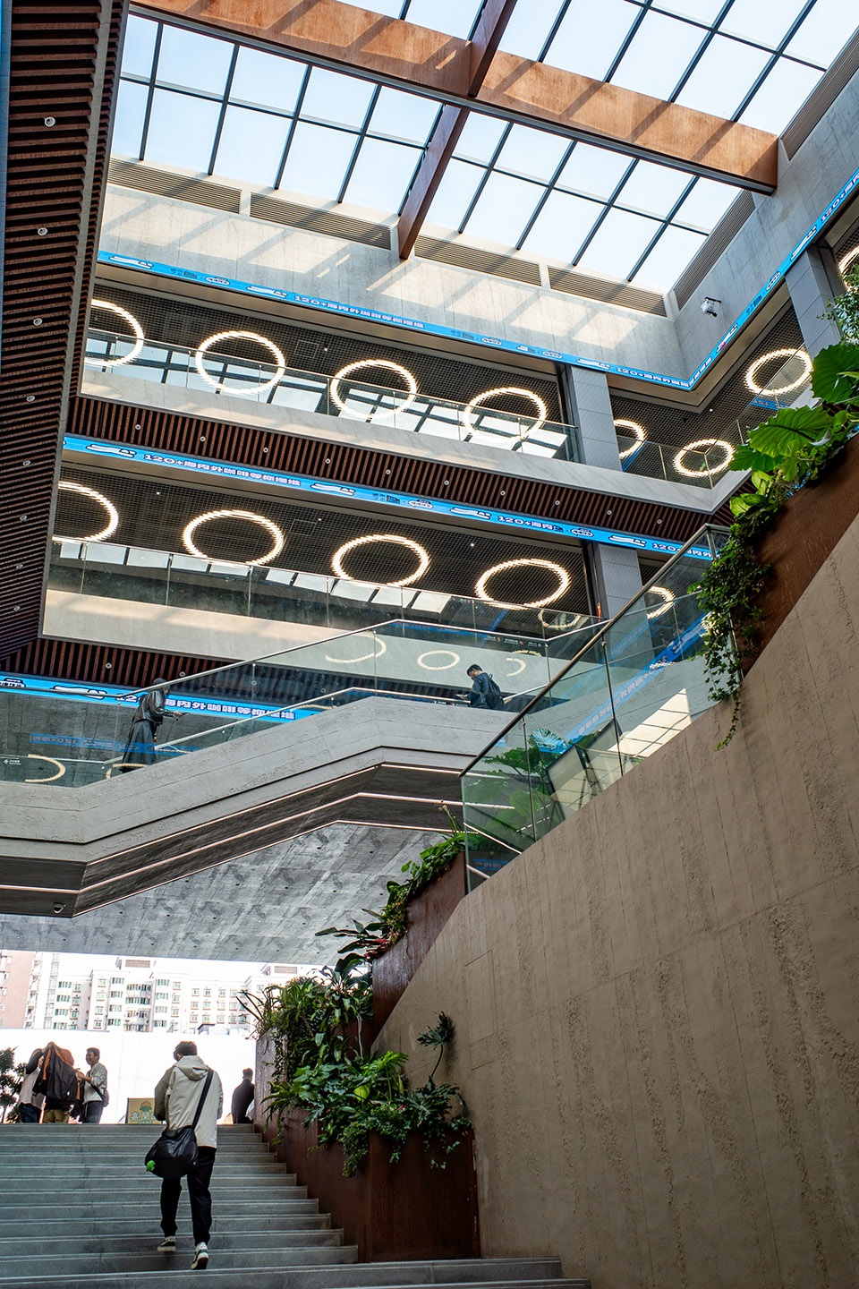 the hills at zhongdamen complex guangzhou by atelier cns