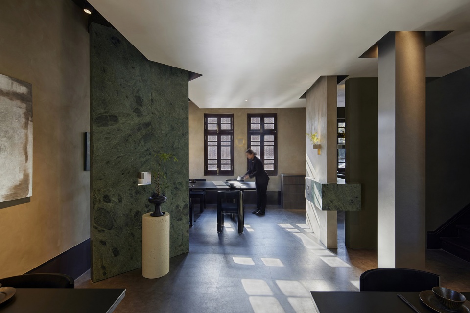 conglong restaurant by studio8 architects