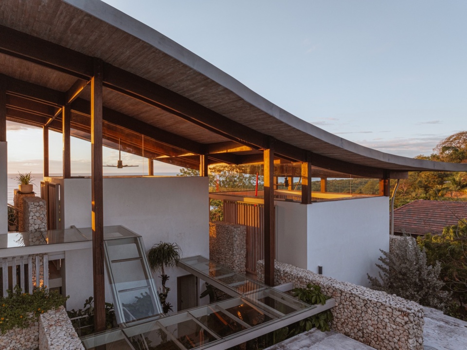 Villa aurea by Studio Saxe