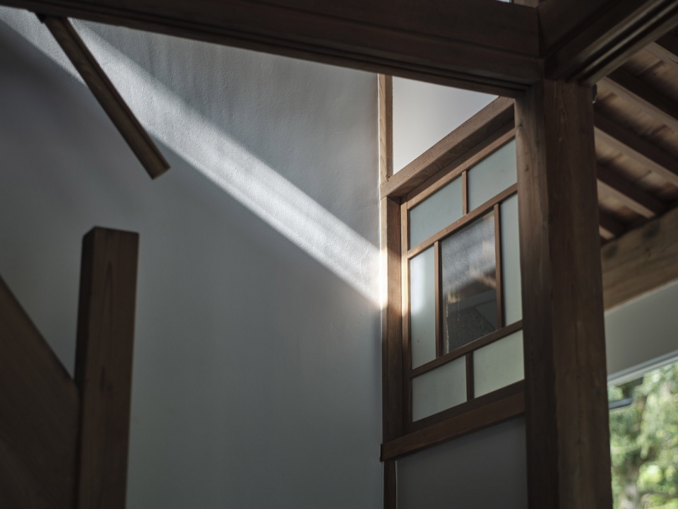 renovation of a 1960s wooden house in kimitsu by roovice