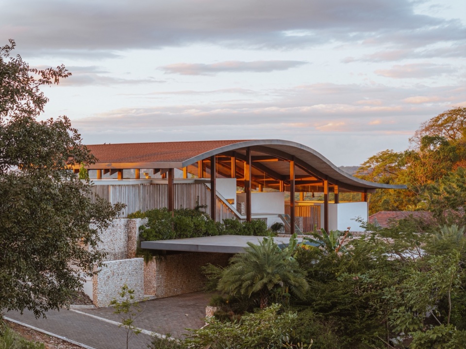 Villa aurea by Studio Saxe