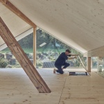House with a flying roof by Lorenz Bachmann Architect