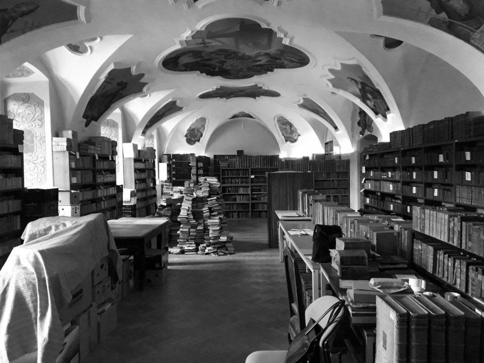 Library in the monastery zeliv by sepka architekti
