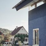 House with a flying roof by Lorenz Bachmann Architect