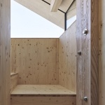 House with a flying roof by Lorenz Bachmann Architect