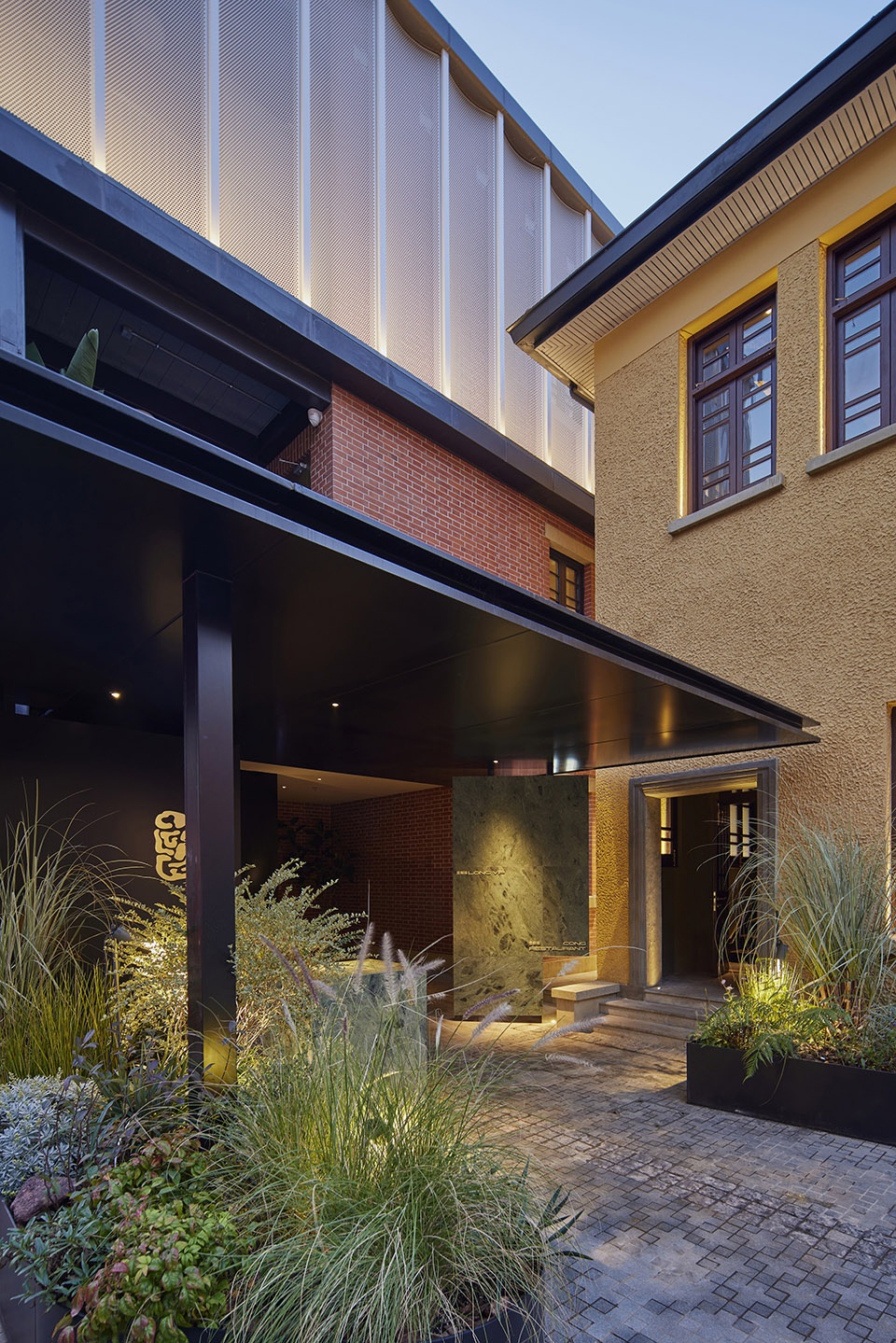 conglong restaurant by studio8 architects