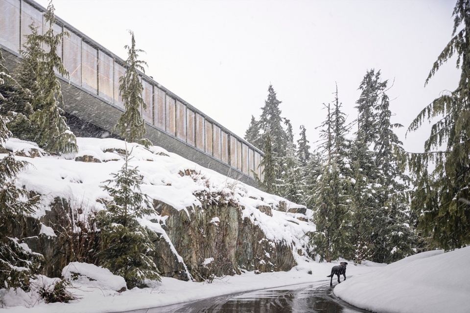 Flag House by Studio Mk27