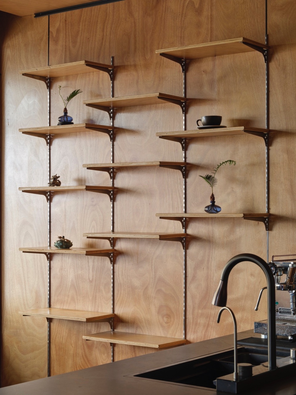 社区客厅置物架,community living room display shelf©吕博